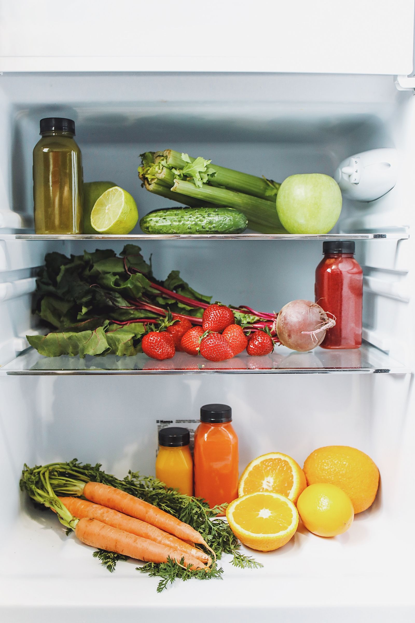 Washable liners protecting refrigerator shelves