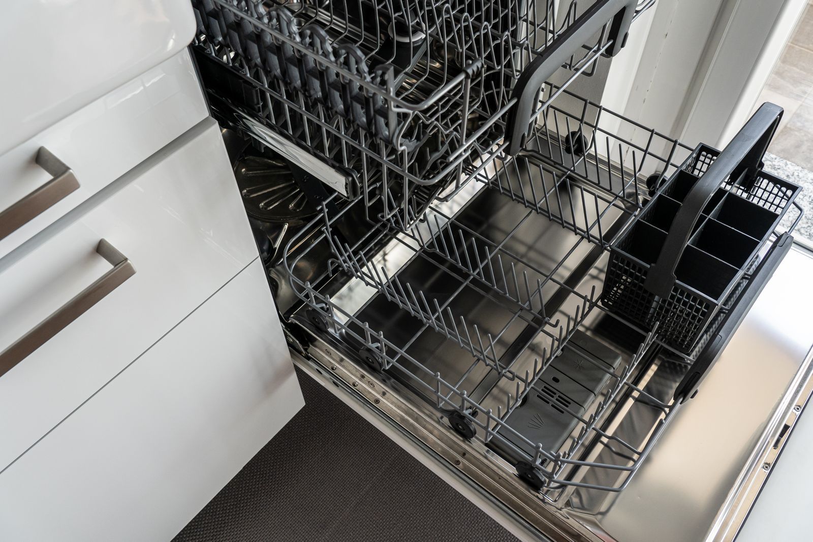 Dishwasher cleaner for a deep-clean cycle